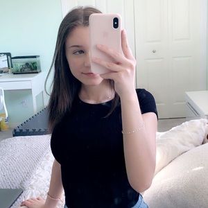 Meet your Posher, Elise